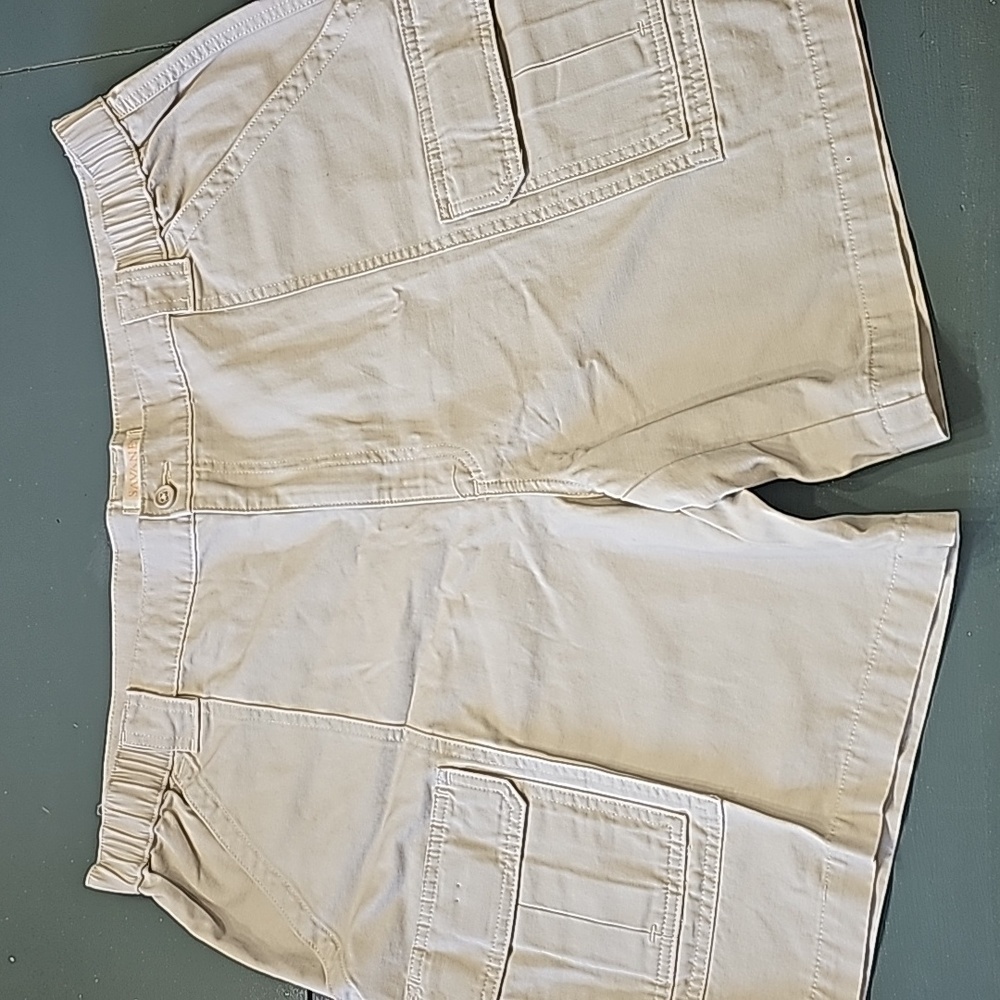 SAVANE, men's khaki boat shorts.‎ Size 42, NWOT. Elastic waist 6 pockets.